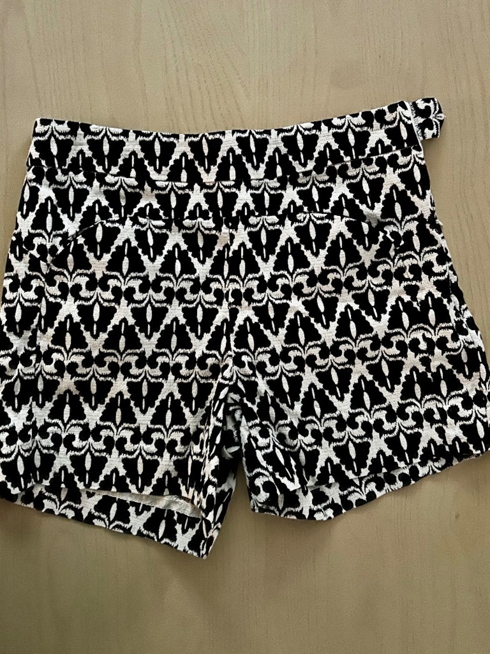 Anthropologie "Cartonnier" high-waisted shorts, size 4